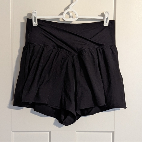 Offline Aerie Real Me Crossover Flowy Black Shorts sz L - Picture 2 of 5